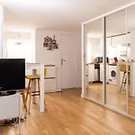 Design And Bright Apt Near Chatelet
