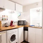 Design And Bright Apt Near Chatelet