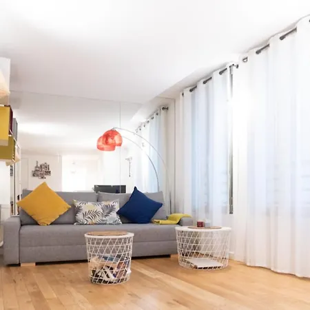 Design And Bright Apt Near Chatelet Parigi
